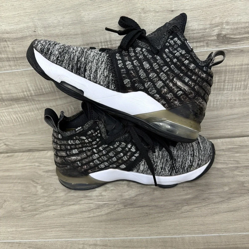 Nike LeBron 17 Boys Size 6.5Y Black Athletic Running Basketball Shoes Oreo